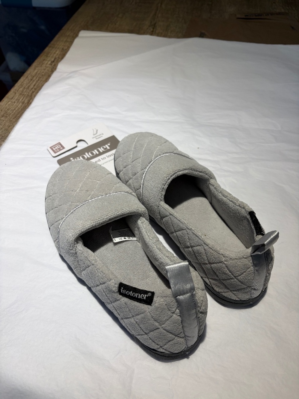 Isotoner memory foam slippers, Size M (7.5-8)